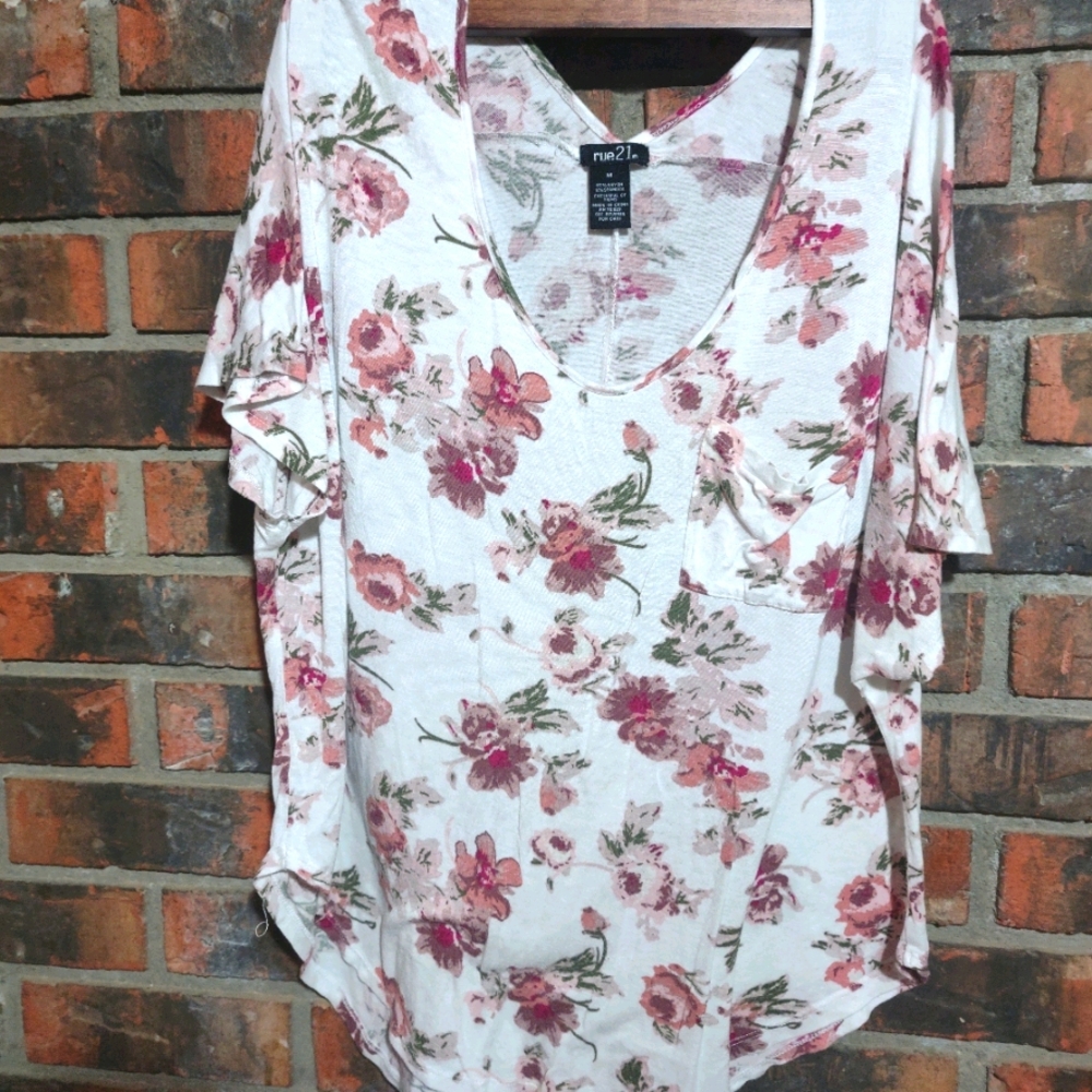 Women's Rue 21 Floral Flowy Top